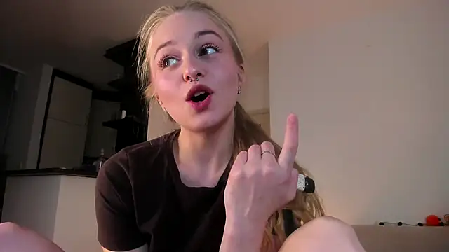 MiaMews webcam