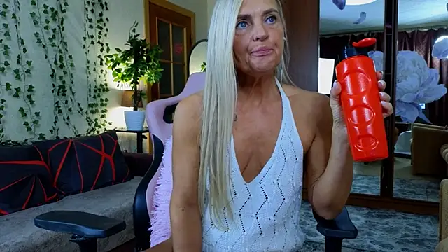 amelia_blondy