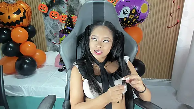 Lili_16 webcam