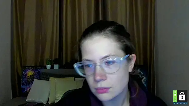 Alicia_redfollow webcam