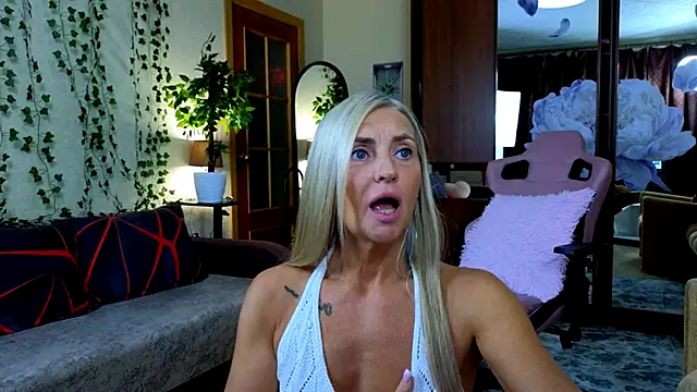 amelia_blondy