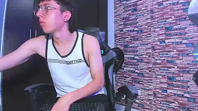 Dominic_Carmine webcam