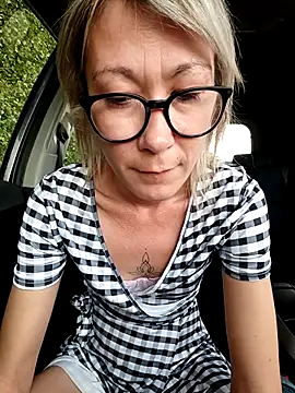 Timide_girl17