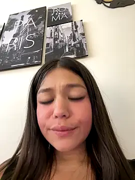 Alyshanon18 webcam