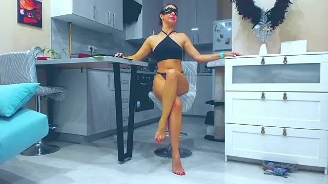 MadinaBrown webcam