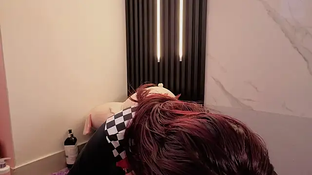 Scarlet_Red_ webcam