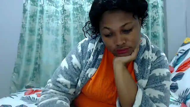 BEAUTYTHICKRIRI webcam