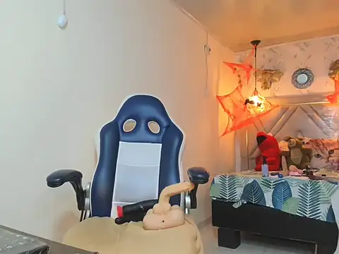 alexa-cooper- webcam