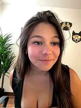 Alyshanon18 webcam