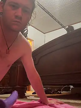 fuckmachine122333 webcam