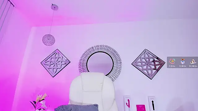 Layla_Breezee webcam