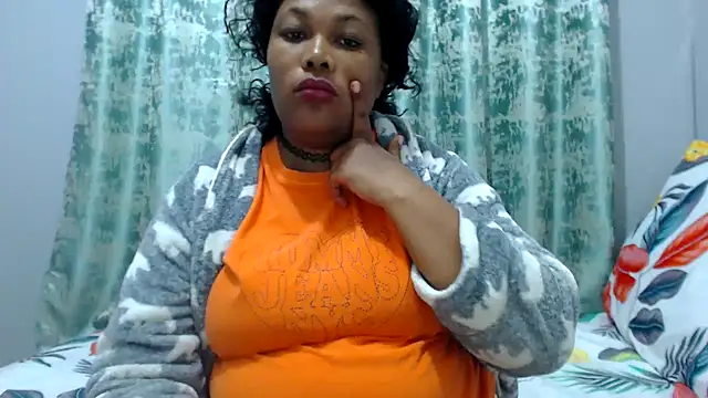 BEAUTYTHICKRIRI webcam
