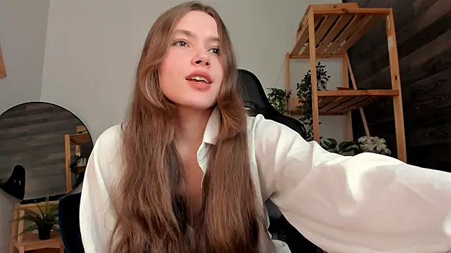 MaryannSoftt webcam