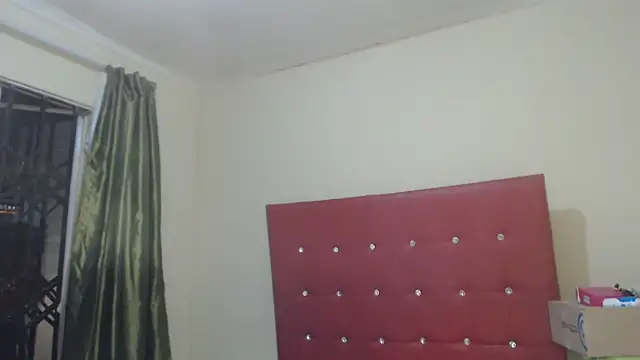 Foxybrownxx1 webcam