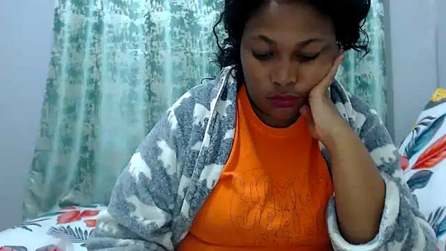 BEAUTYTHICKRIRI webcam