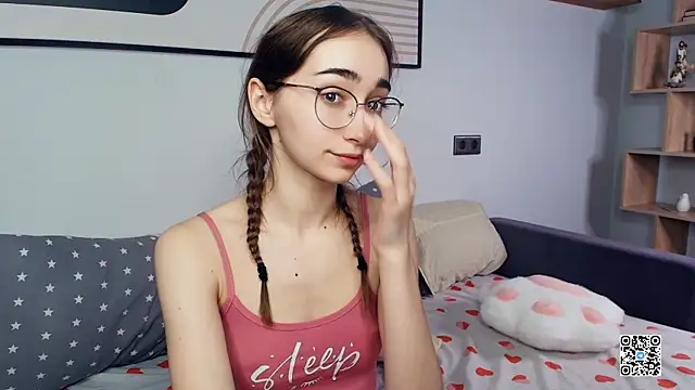 pollybeev - PollyBeev's free webcam