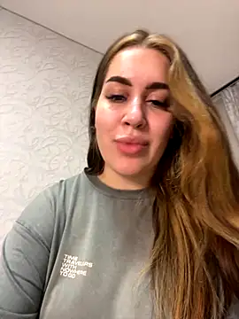 VikiDemini webcam