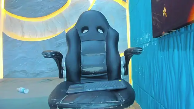 Noha_Deluxe webcam