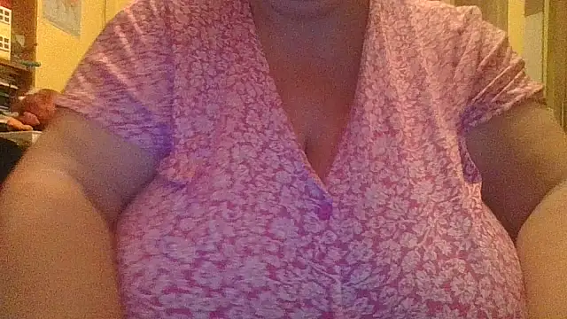 Nataliesbestjuggs webcam