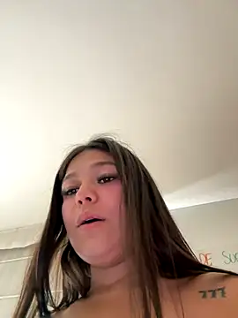 Alyshanon18 webcam