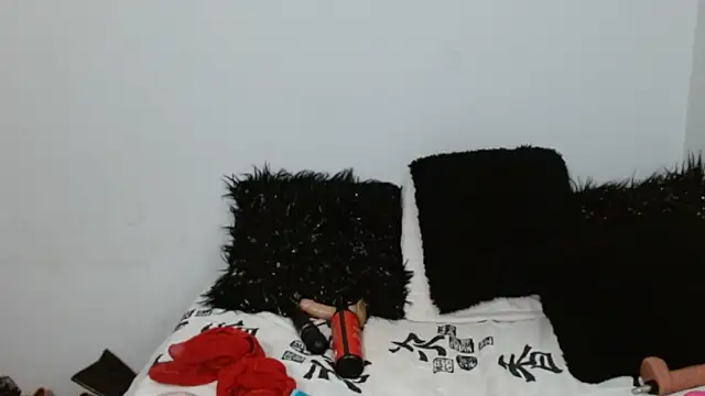 Lunasquirt1985 webcam