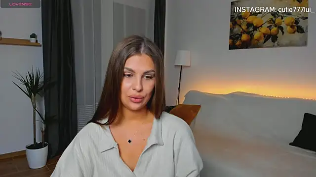 Cutie_Lui webcam