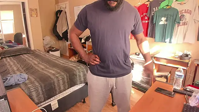 MrChuckDailyXXX webcam
