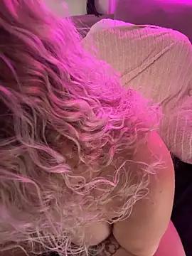 CurvyAnonymousGirl89 webcam