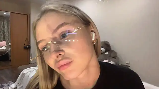VictoriaMystery webcam
