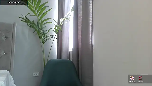 mini_kunis webcam