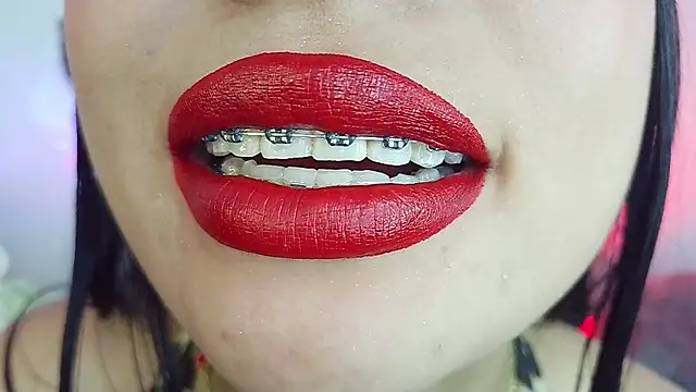 mia_roux13 webcam