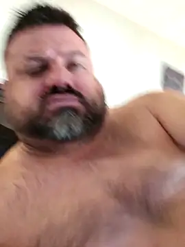 roddog18 (Ask my age) - Cum in the shower