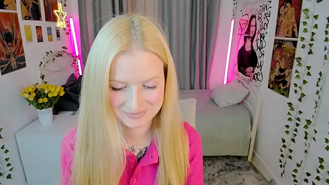 Laly_Peach webcam