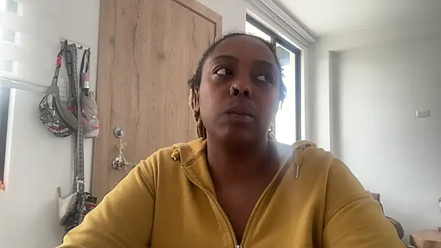 ChocolateCakeQueen webcam