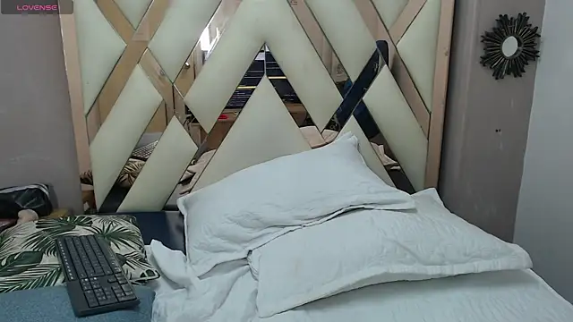 Violett_Salvatore webcam