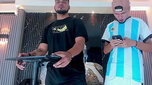 handsome_boys22 live cam screenshot males from Venezuela on TokenKeno — Tip, Play & Watch Live Cams