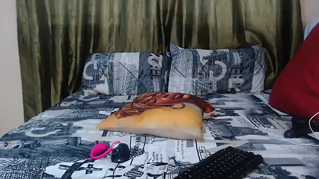 Foxybrownxx1 webcam