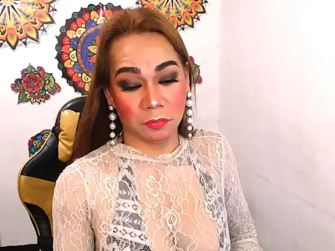xxMistressWildKimxx webcam