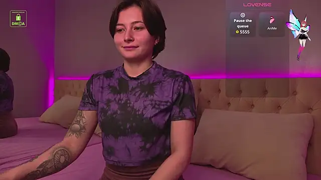 Ishtar_Divine webcam