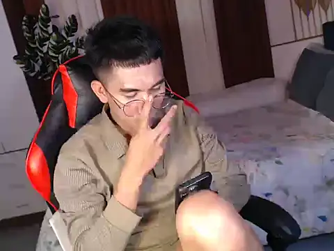 drinkmycumx webcam
