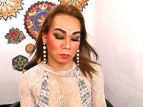 xxMistressWildKimxx webcam