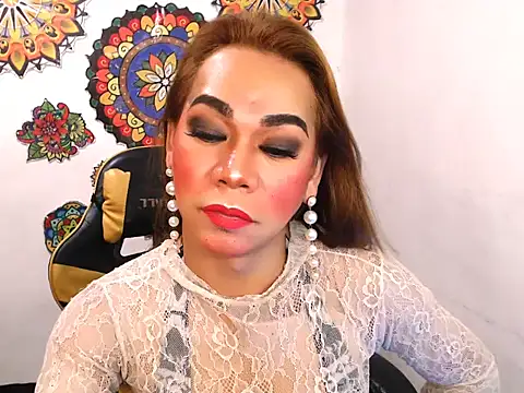 xxMistressWildKimxx webcam