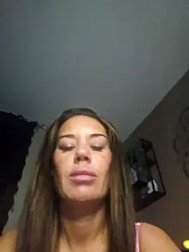 LovelyLucinda from StripChat is Freechat
