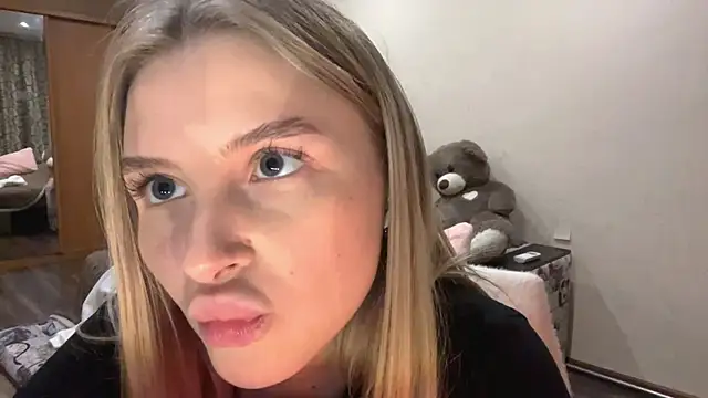 VictoriaMystery webcam