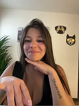 Alyshanon18 webcam
