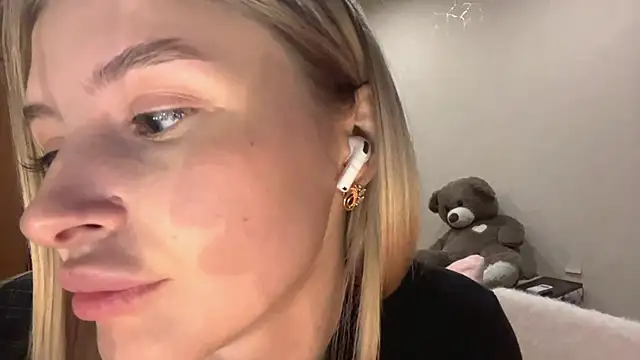 VictoriaMystery webcam