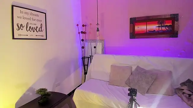 ArianaBaker webcam