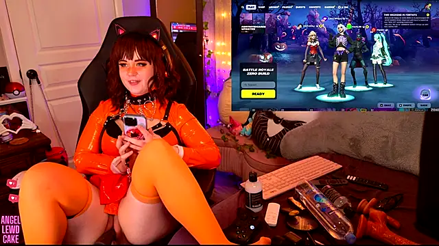 Angel-Lewd-Cake webcam