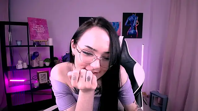 MollyKissy webcam