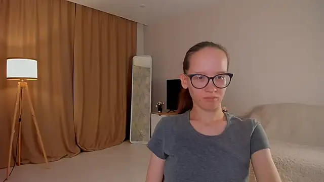 BettyBrowni webcam